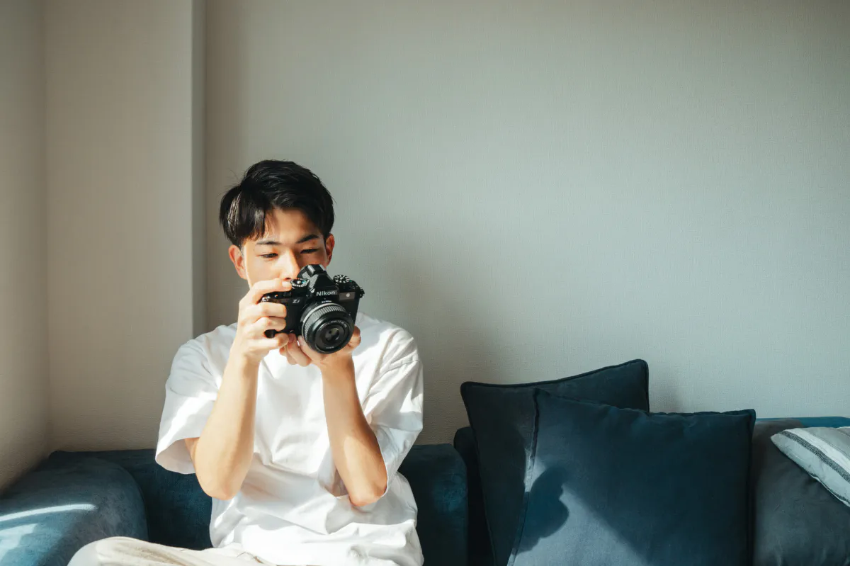 フルサイズミラーレス「Nikon Z f」を写真家のtomosakiさんが紹介